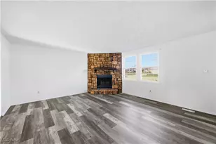 541 Blossom Ave, Campbell, OH 44405 - Photo 9