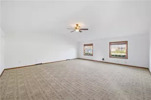 541 Blossom Ave, Campbell, OH 44405 - Photo 7