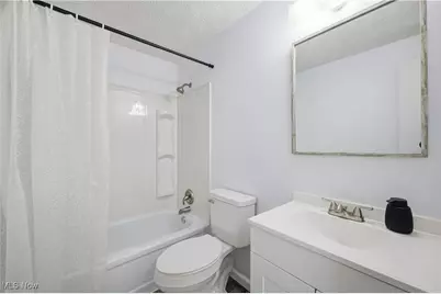 541 Blossom Avenue, Campbell, OH 44405 - Photo 11