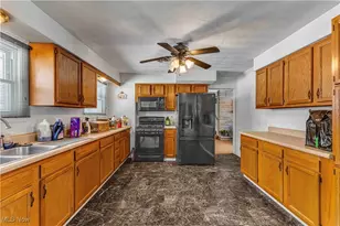 6624 Ronjoy Pl, Youngstown, OH 44512 - Photo 9