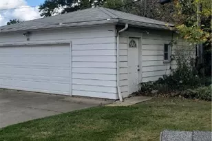 815 E 272nd St, Euclid, OH 44132 - Photo 11