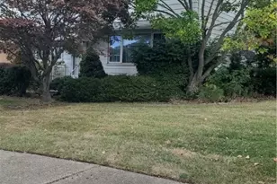 815 E 272nd St, Euclid, OH 44132 - Photo 3