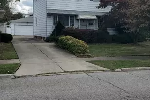 815 E 272nd St, Euclid, OH 44132 - Photo 5
