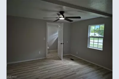 100 Chaucer Court, Elyria, OH 44035 - Photo 5