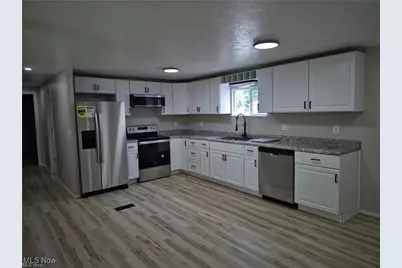 100 Chaucer Court, Elyria, OH 44035 - Photo 11