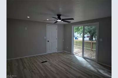 100 Chaucer Court, Elyria, OH 44035 - Photo 9