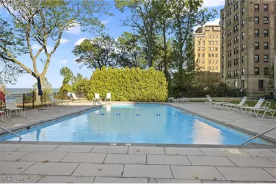 12520 Edgewater Drive #401, Oakwood, OH 44107 - Photo 3