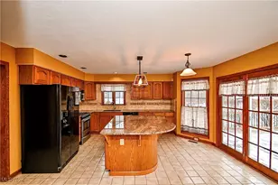 4887 Fireside Dr, Akron, OH 44319 - Photo 7