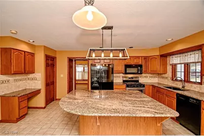 4887 Fireside Drive, Akron, OH 44319 - Photo 5