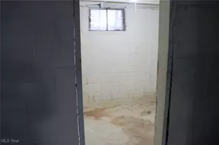 1418 Piper Ct NW, Canton, OH 44703 - Photo 29