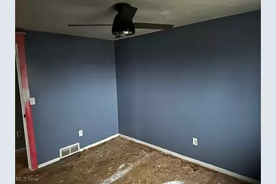 399 Ridgewood Drive, Eastlake, OH 44095 - Photo 15