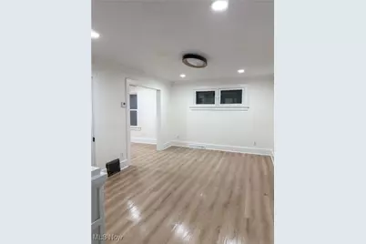 321 W Wood Street W, Lowellville, OH 44436 - Photo 5