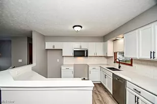 2391 Libra Cir SW, Canton, OH 44706 - Photo 9