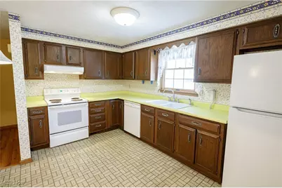 425 Providence Avenue SE, New Philadelphia, OH 44663 - Photo 7