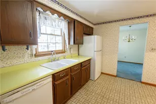 425 Providence Ave SE, New Philadelphia, OH 44663 - Photo 9