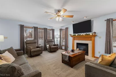 247 Hillside Drive, Wadsworth, OH 44281 - Photo 5