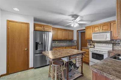 247 Hillside Drive, Wadsworth, OH 44281 - Photo 11