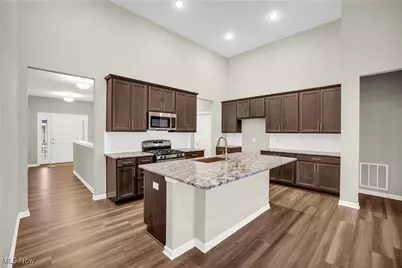 1236 Selena Grove, Uniontown, OH 44685 - Photo 5