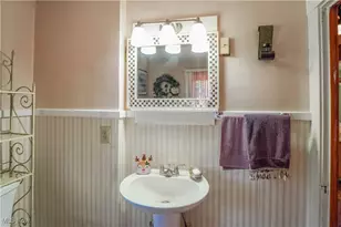 1521 Gibbs Ave NE, Canton, OH 44705 - Photo 17