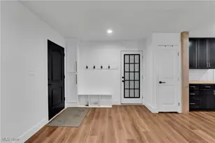 2911 Lydia Dr, Grandview Heights, OH 44147 - Photo 11