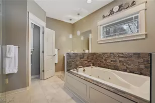 1957 W Swan Lake Cir, Kent, OH 44240 - Photo 23