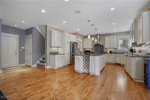 1957 W Swan Lake Cir, Kent, OH 44240 - Photo 9