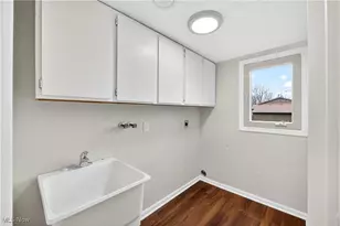 578 N Main St, Amherst, OH 44001 - Photo 5