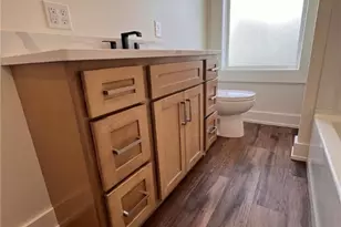 221 W 10th St, Dover, OH 44622 - Photo 37