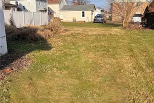 221 W 10th St, Dover, OH 44622 - Photo 7