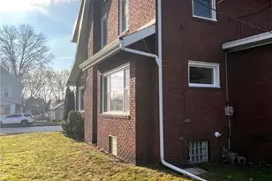 221 W 10th St, Dover, OH 44622 - Photo 5