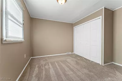 2103 Bollinger Avenue NE, Canton, OH 44705 - Photo 21