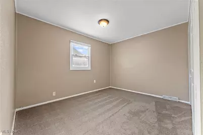 2103 Bollinger Avenue NE, Canton, OH 44705 - Photo 19