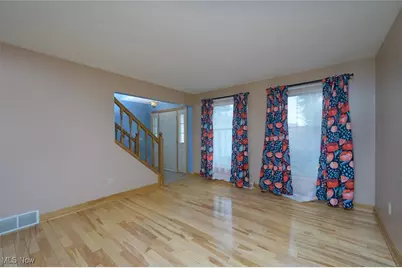 1426 Cherry Wood Circle, Wadsworth, OH 44281 - Photo 9