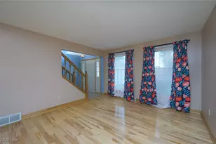 1426 Cherry Wood Cir, Wadsworth, OH 44281 - Photo 9