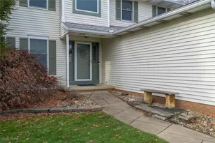 1426 Cherry Wood Cir, Wadsworth, OH 44281 - Photo 5