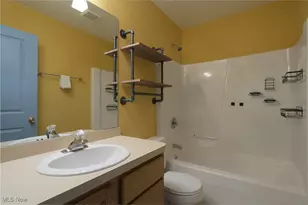 1426 Cherry Wood Cir, Wadsworth, OH 44281 - Photo 31