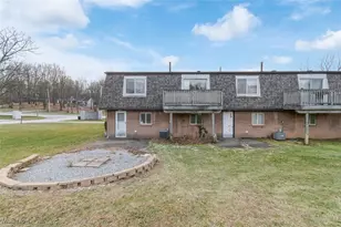 4542 Camelot Cir, Green, OH 44685 - Photo 15