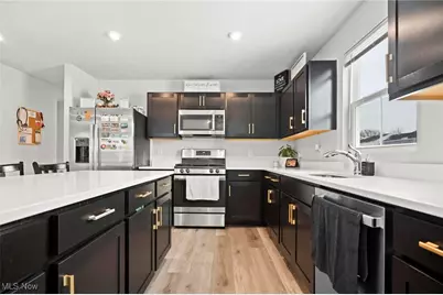 214 Leather Leaf Drive, Elyria, OH 44035 - Photo 5