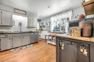 214 Beechwood Dr, Wadsworth, OH 44281 - Photo 13