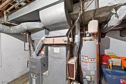 250 Schocalog Road, Akron, OH 44313 - Photo 43