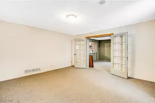 917 S Irvine Ave, Masury, OH 44438 - Photo 7