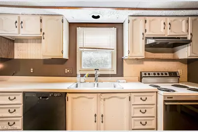 917 S Irvine Avenue, Masury, OH 44438 - Photo 3