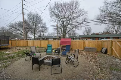 1002 S Broadway Street, New Philadelphia, OH 44663 - Photo 9