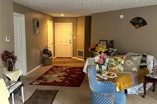 365 Village Pointe Dr, Akron, OH 44313 - Photo 3