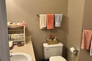 365 Village Pointe Dr, Akron, OH 44313 - Photo 19