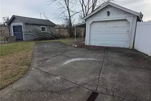 27 Erskine Ave, Youngstown, OH 44512 - Photo 11