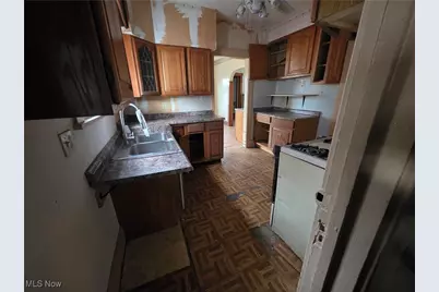 27 Erskine Avenue, Youngstown, OH 44512 - Photo 3