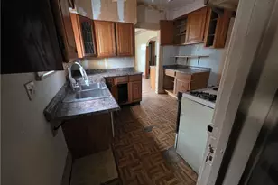 27 Erskine Ave, Youngstown, OH 44512 - Photo 3