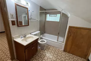 4902 E 109th St, Garfield Heights, OH 44125 - Photo 13