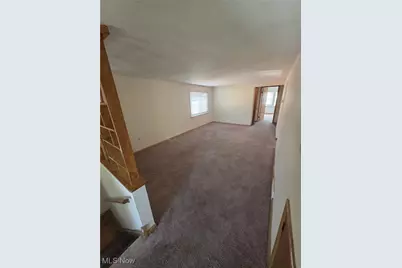 4902 E 109th Street, Garfield Heights, OH 44125 - Photo 5